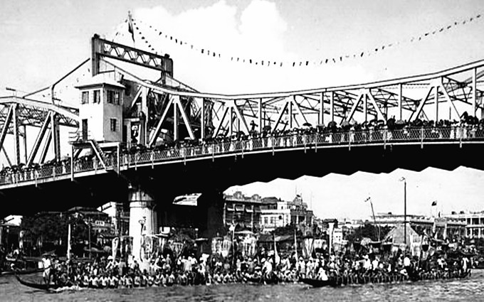 1950年11月7日，海珠桥重建完工