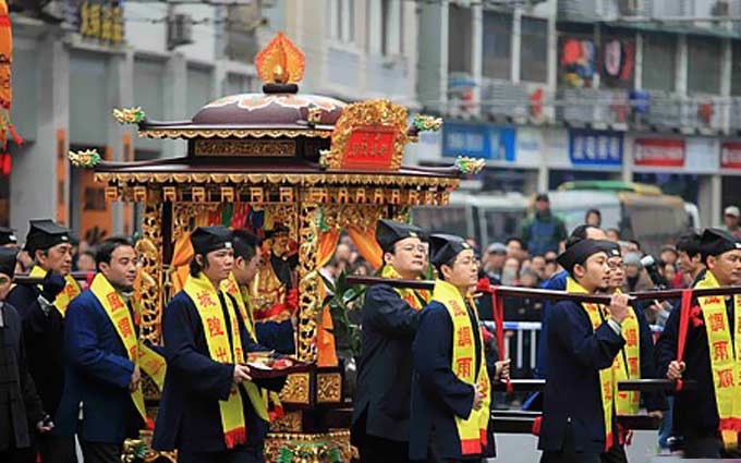 “叫一声老广我们是广府人”