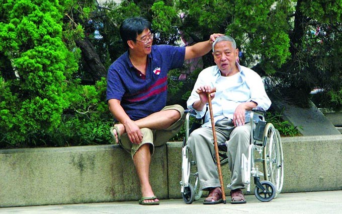 从这张椅子到另一张椅子