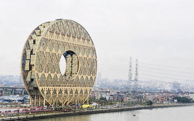 “广州圆”是土豪建筑