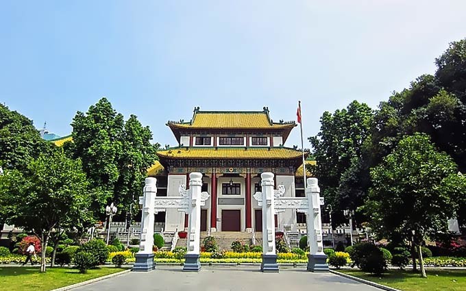 昔为平南王府后苑 荒芜后成为狐鼠乐园