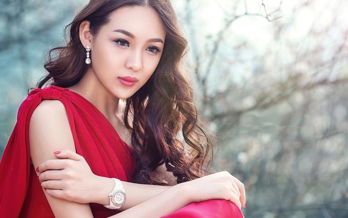 梅间摄影 火红色美人高贵冷艳