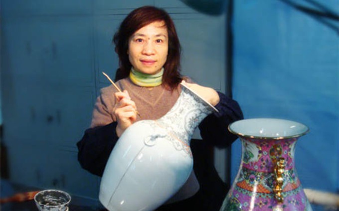 广彩大师翟惠玲：广彩的画笔我将一直拿到老