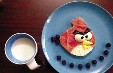 “创意哥”灵感爆棚 日日“画”童话早餐 