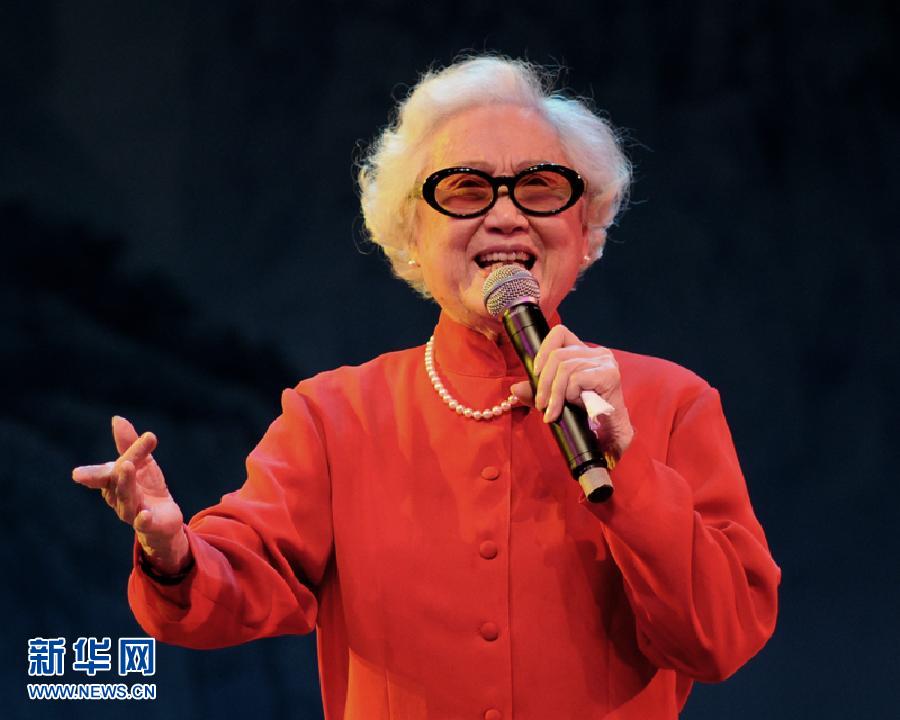 盘点红线女生平：曾战乱学戏 文革挨打不哭