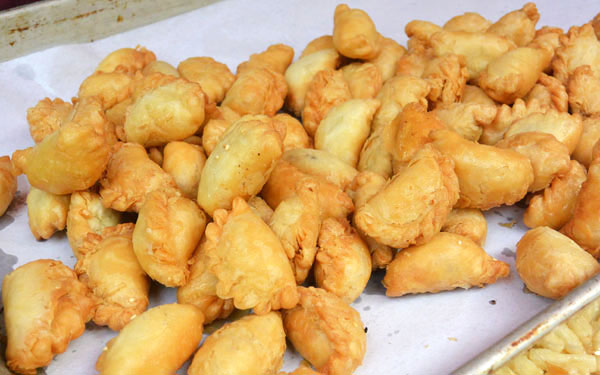 【独家美食探店】寻找广州可能最好吃的油角蛋散