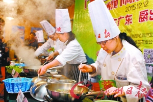 民间厨神放大招 连州菜心添味道