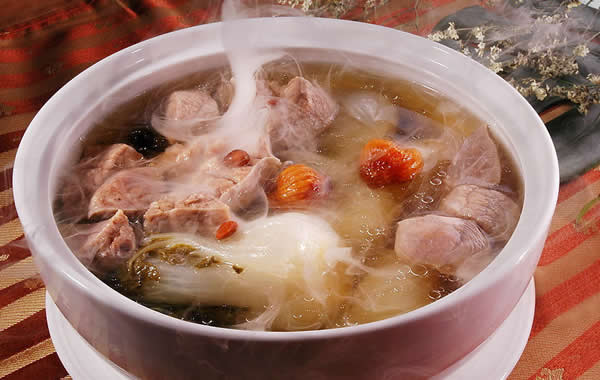 食在广州：天河区美食罗汉果煲猪肺汤介绍