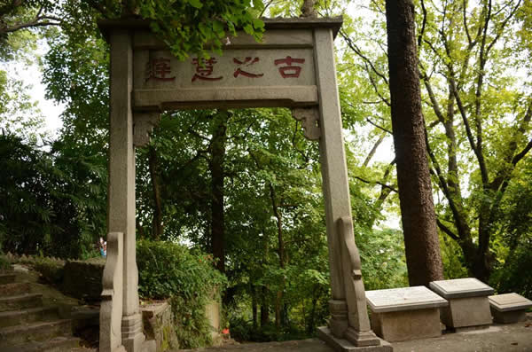 越秀区古之楚庭牌坊介绍：见证广州最悠久历史的牌坊