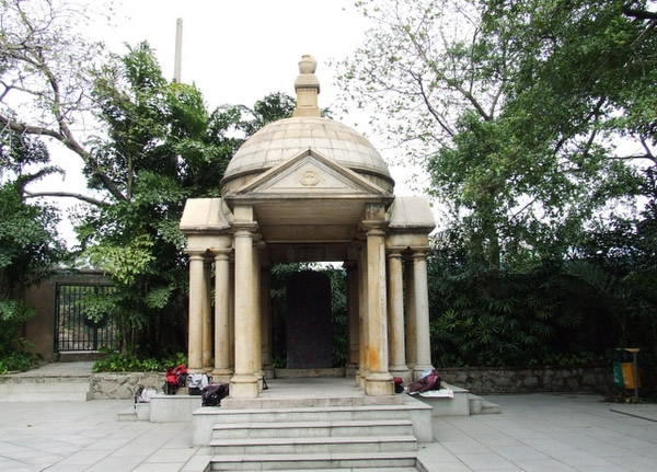 越秀区伍庭芳墓：近代外交官的墓碑