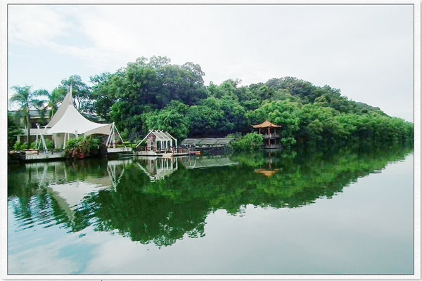 广州萝岗区岭湖山庄：花园式单位