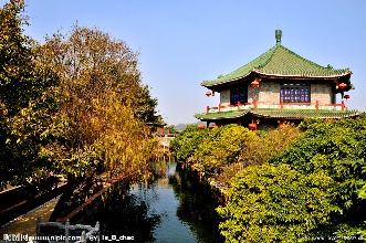 水墨画里的“奇景”：​宝墨园