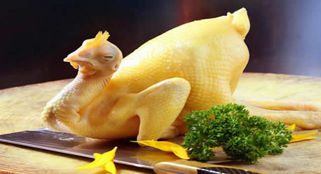 清蒸葵花鸡：以新鲜葵花盘、叶为食的广州十大名鸡