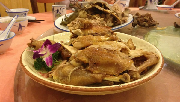 泥焗走地鸡：一种很土却很美味的乡土美食