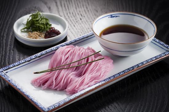 樱花美食之樱花冷面：在口里跳跃出花的芳香来