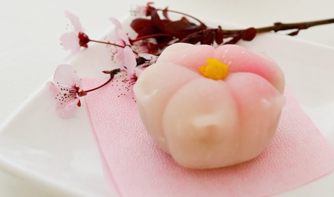 樱花美食之樱饼：外观可爱、香味浓郁、口感清爽