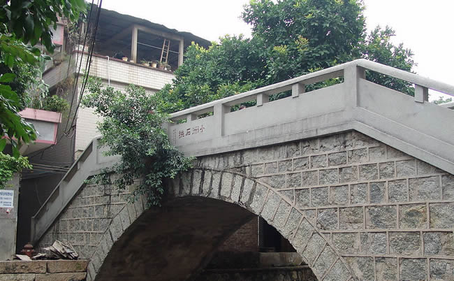 到广州最有岭南特色的“古寨”小洲村过清明节