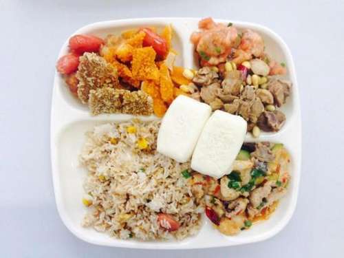 广州高校食堂推出10元自助餐引热议