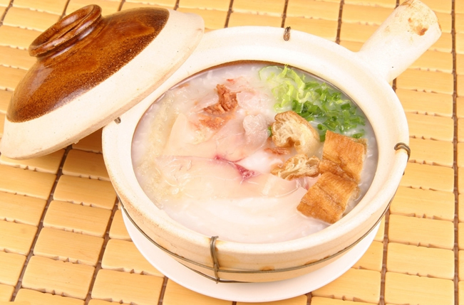 食在广州之艇仔粥：闻名广州的著名小吃