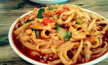 炎炎夏日，抵不过一碗冰镇刀削面