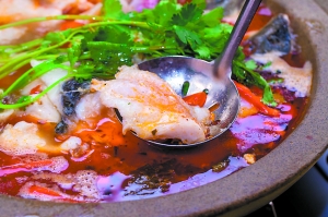 裂石为锅 烹出美味