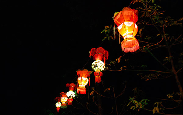 中秋节赏月地方：广州白云山摩星岭