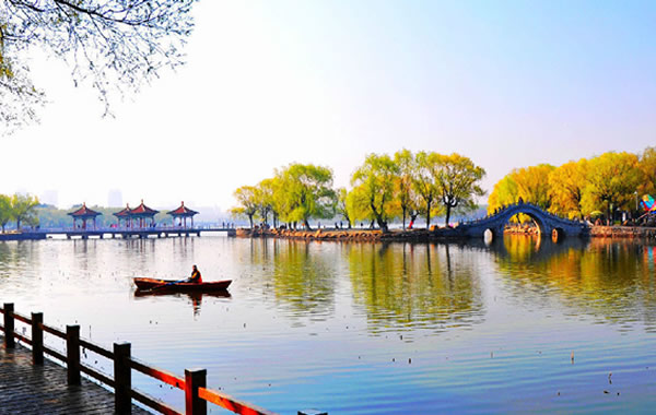 中秋赏月最佳地点：广州南湖游乐园