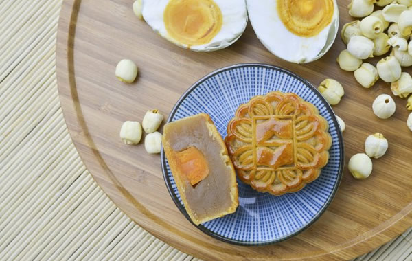 中秋美食健康养生：柚子配月饼口腔爽