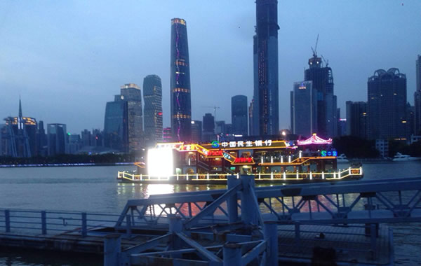 广州中秋好去处：坐豪华游轮参加珠江夜游