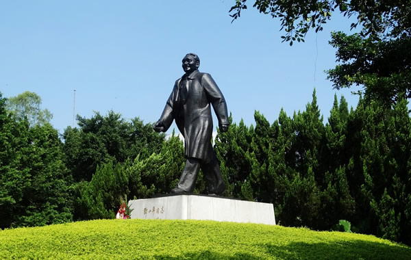 中秋广州周边一日游：深圳莲花山公园
