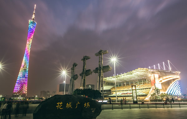 广州周末游好去处：花城广场灯光节