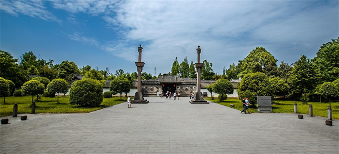 广州陈家祠：闹市中的国宝