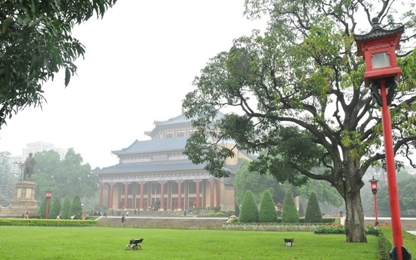 广州一日游到中山纪念堂看中西合璧建筑艺术