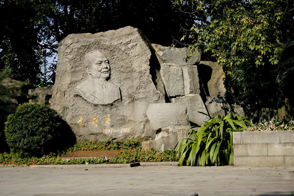 一日游景点介绍：广州起义烈士陵园