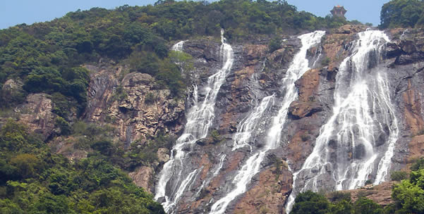 秋日旅游到增城白水寨登山