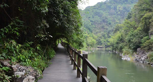五一小长假邀请你到从化响水峡玩漂流