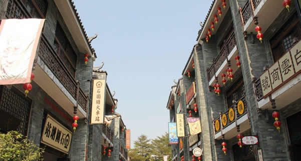 五一旅游到岭南印象园江畔花田赏花喂鱼