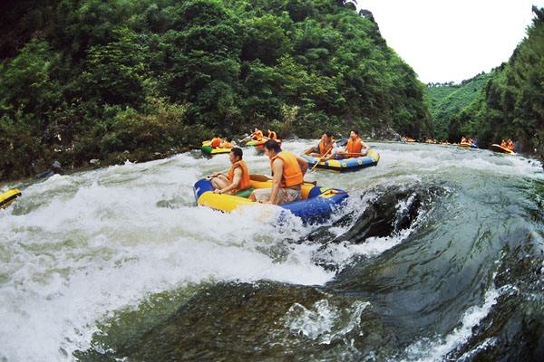 五一小长假亲子游到响水峡玩漂流！
