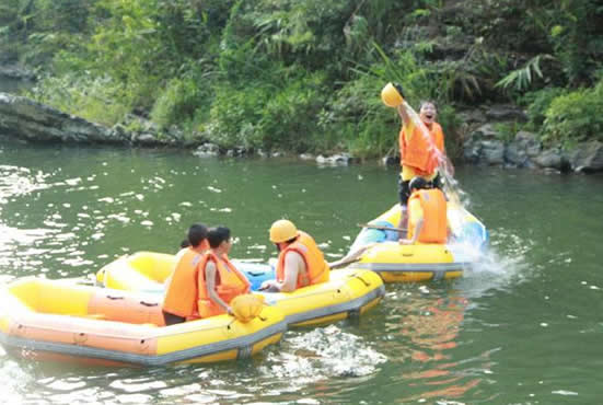 五一小长假旅游到响水峡花海峡谷漂流