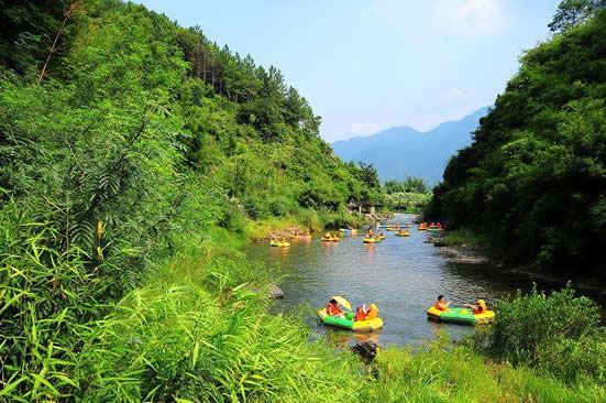 五一小长假到从化响水峡享受漂流