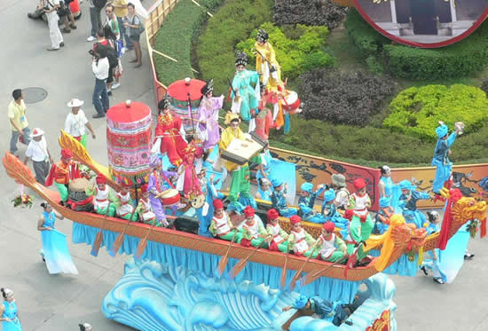 广州7月份旅游去哪里好 到番禺沙湾古镇观赏飘色