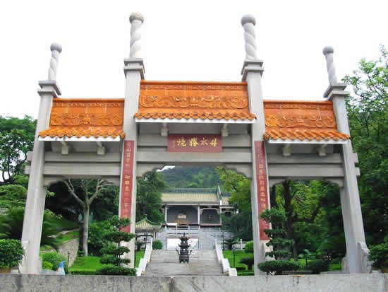 7月份适合去哪里旅游 广州丹水坑好玩吗