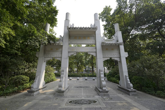 广州一日游到聚龙村研究青砖黛瓦古建筑