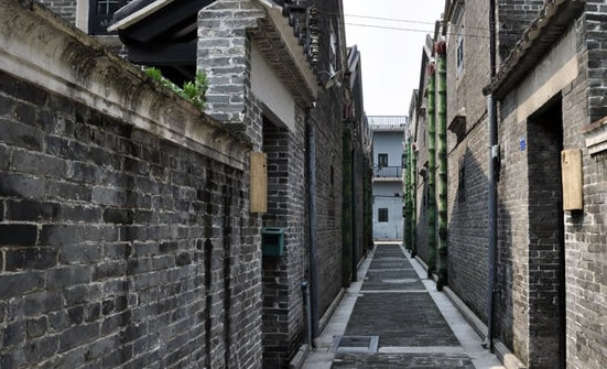 广州聚龙村：用现代经营理念盖村居