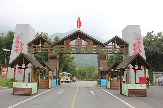 广州一日游到增城白水寨栈道登高健行
