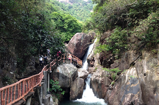 广州郊外登山到增城白水寨一日游