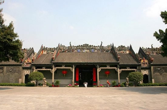 广州陈家祠：典型的岭南祠堂式建筑
