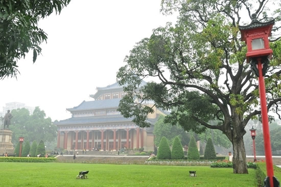 广州中山纪念堂与接受总理遗嘱纪念碑