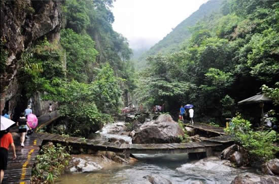 国庆到白水寨亲水栈道吸氧亲瀑
