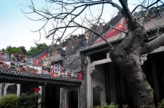 广州陈家祠里的岭南建筑艺术砖雕
